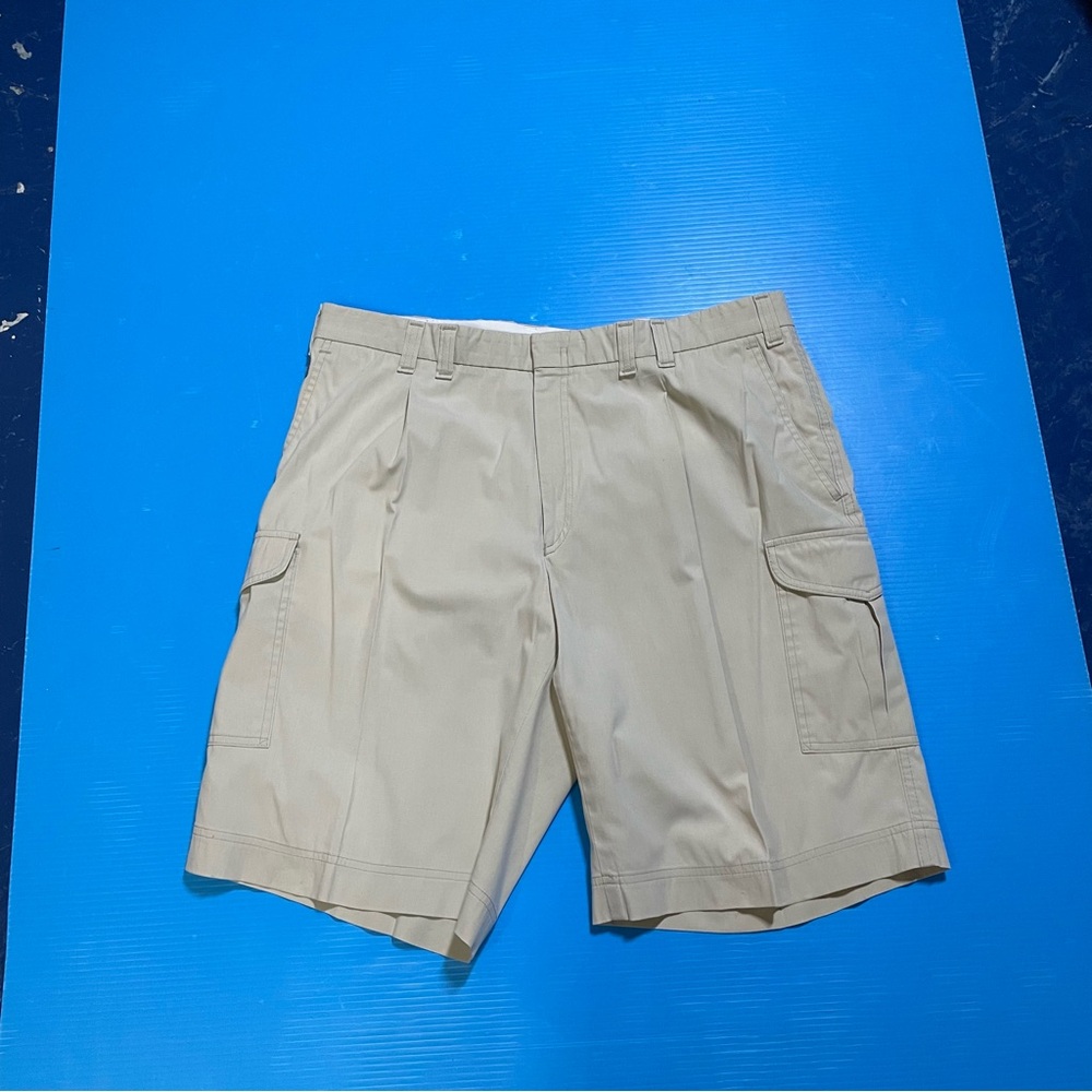 Classic Men's Cargo Shorts in Beige‎